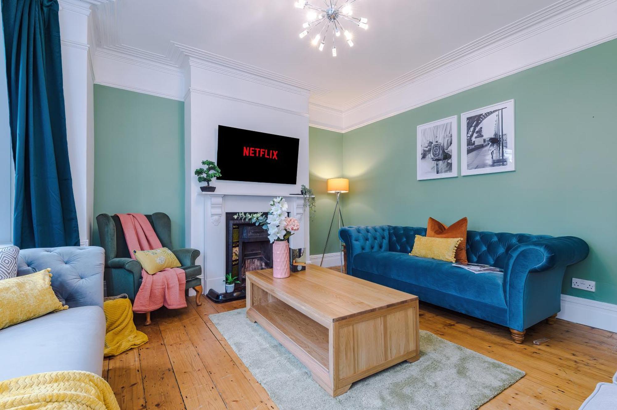 Incredible - Five Bedroom - 7 Actual Beds - 6 Bathroom House By Purestay - Central Bath With Parking Экстерьер фото