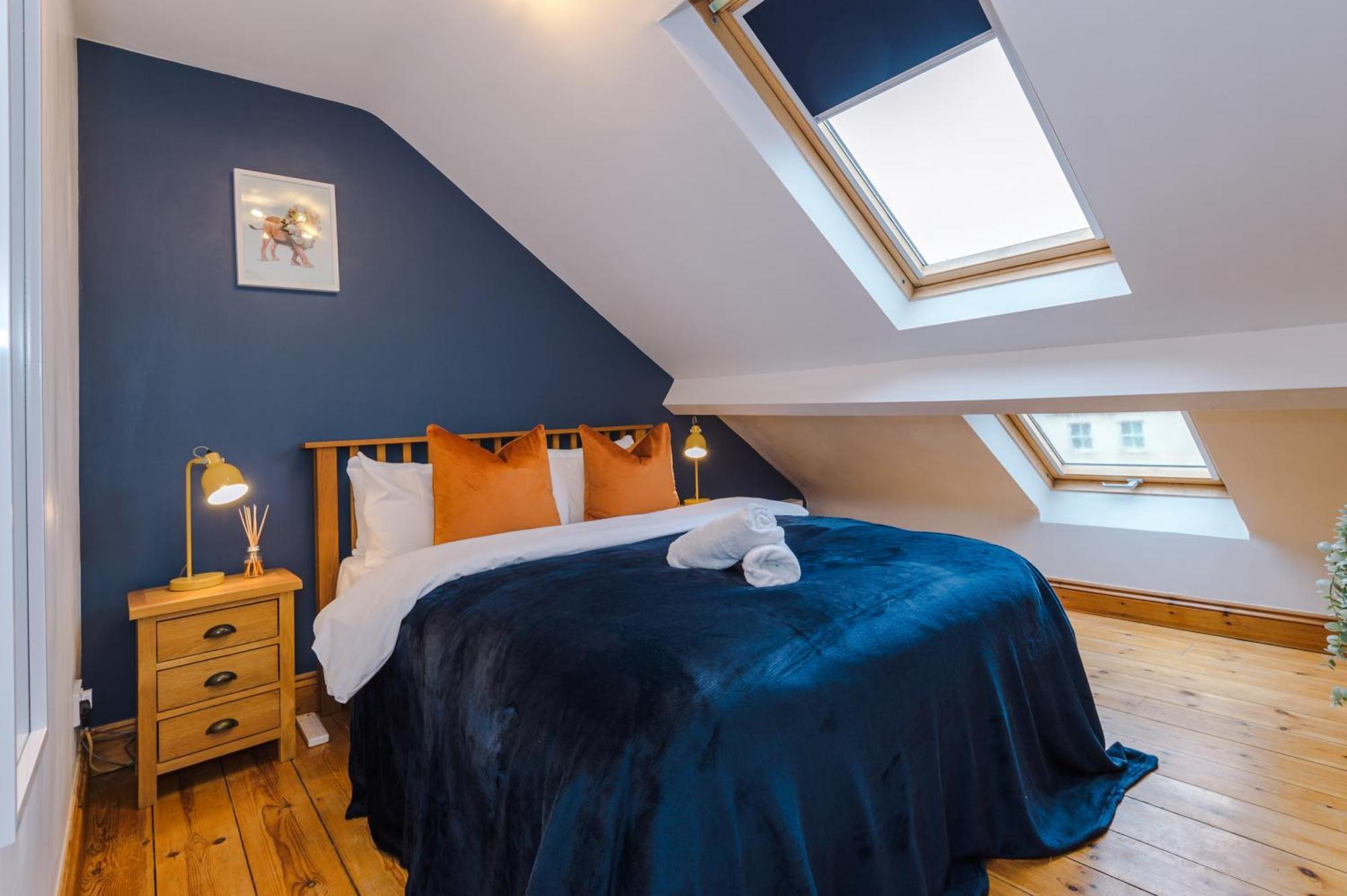 Incredible - Five Bedroom - 7 Actual Beds - 6 Bathroom House By Purestay - Central Bath With Parking Экстерьер фото