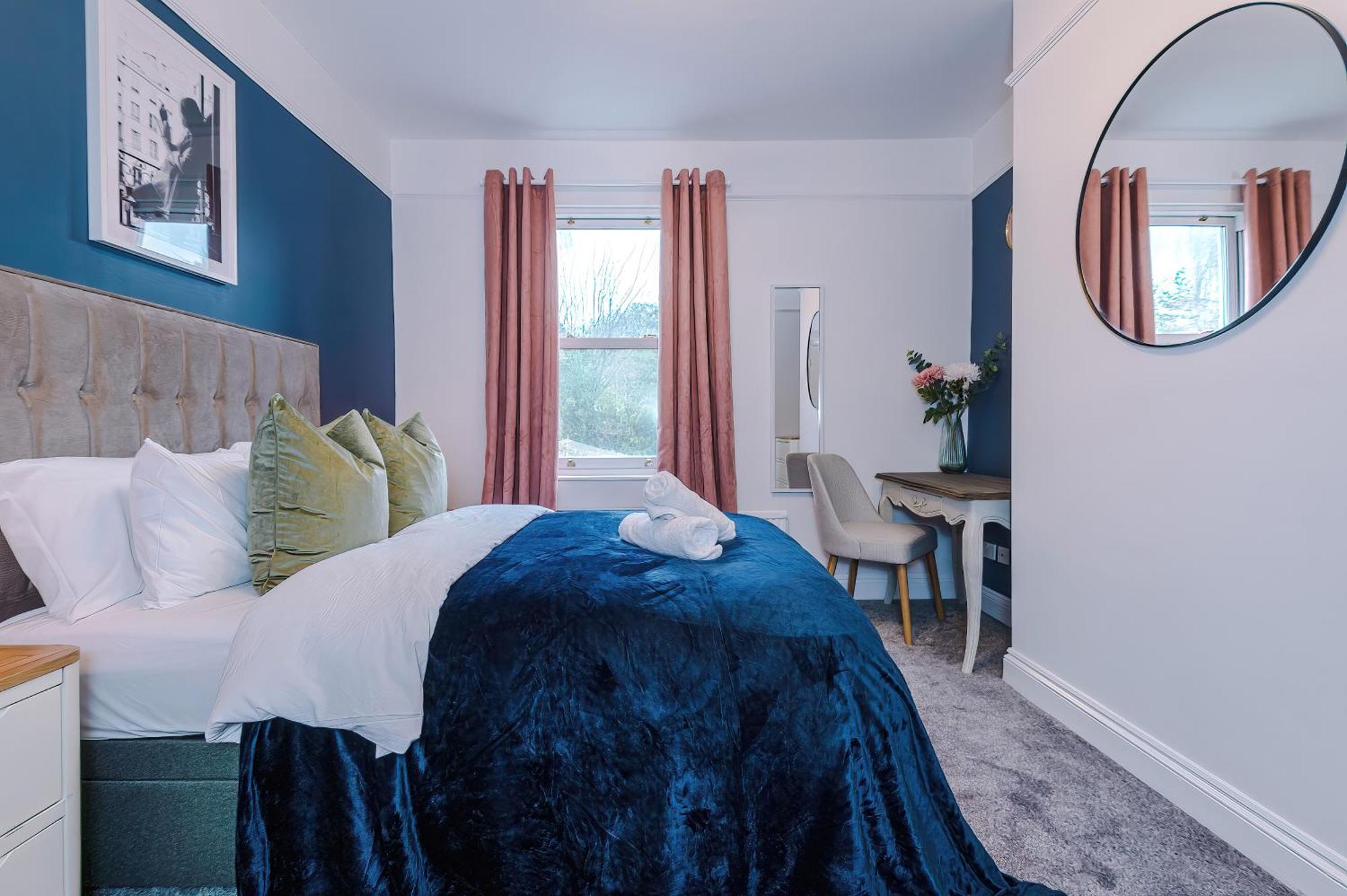 Incredible - Five Bedroom - 7 Actual Beds - 6 Bathroom House By Purestay - Central Bath With Parking Экстерьер фото