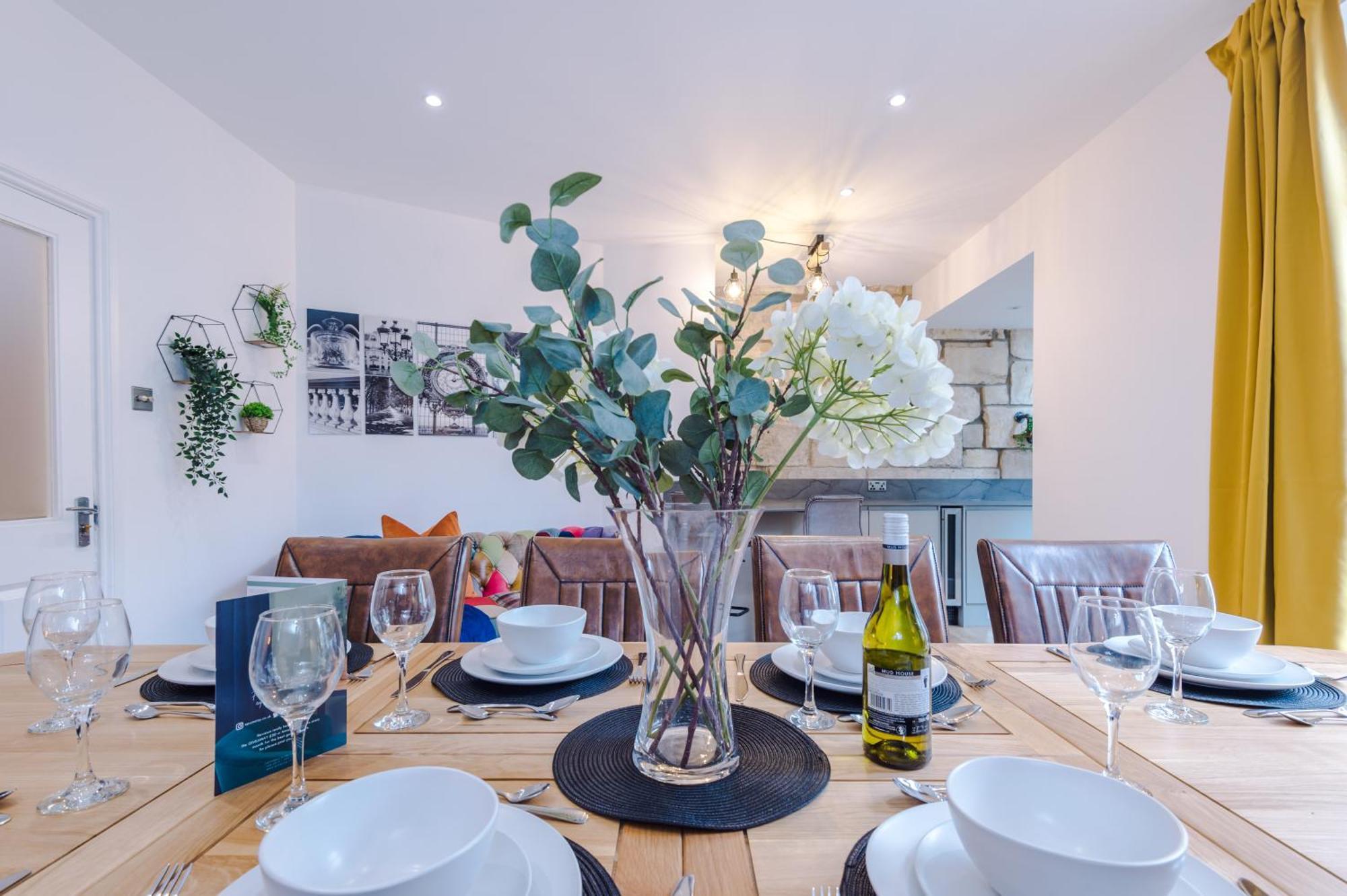 Incredible - Five Bedroom - 7 Actual Beds - 6 Bathroom House By Purestay - Central Bath With Parking Экстерьер фото