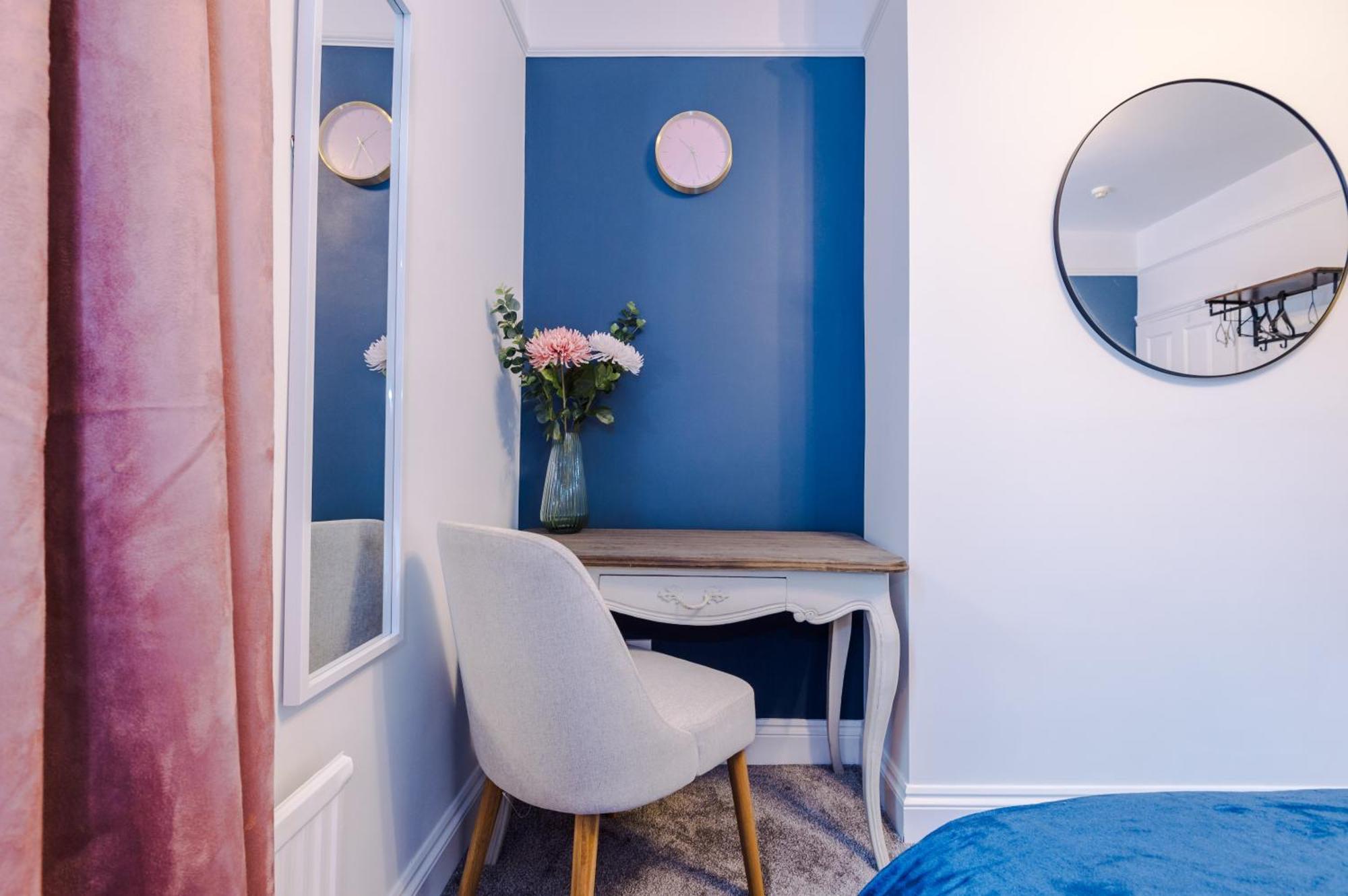 Incredible - Five Bedroom - 7 Actual Beds - 6 Bathroom House By Purestay - Central Bath With Parking Экстерьер фото